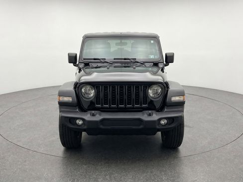 Used 2025 Jeep Wrangler Unlimited Sport AWD/4WD image 2