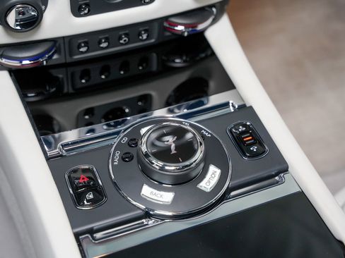 Used 2017 Rolls-Royce Wraith image 43