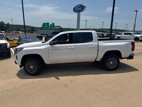 Used 2023 Chevrolet Colorado LT RWD image 4