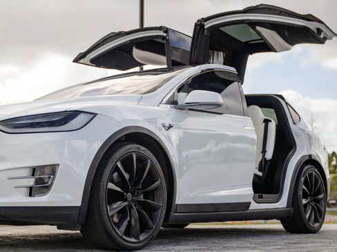 Used 2018 Tesla Model X 75D AWD/4WD image 9