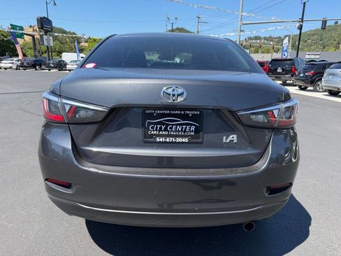 Used 2017 Toyota Yaris iA FWD image 19