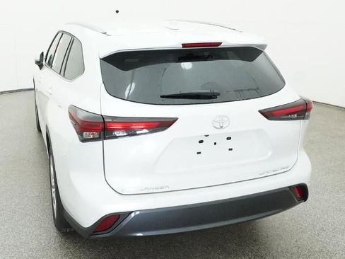 New 2026 Toyota Highlander Limited AWD/4WD image 6