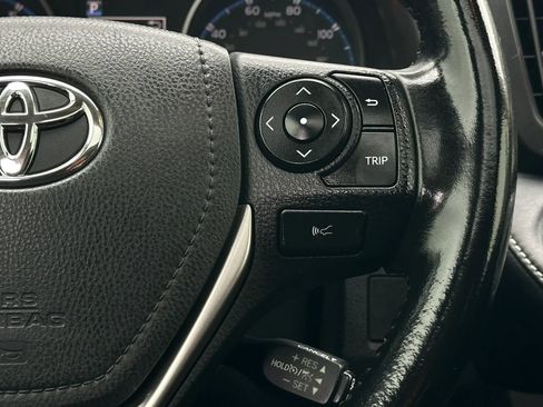 Used 2018 Toyota RAV4 XLE image 28