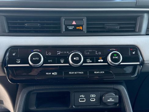 Certified 2025 Honda Pilot Touring image 28