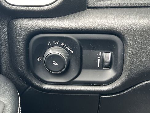 Used 2021 RAM 3500 Big Horn image 16