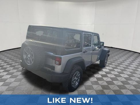 Used 2017 Jeep Wrangler Unlimited Rubicon w/ Connectivity Group AWD/4WD image 5
