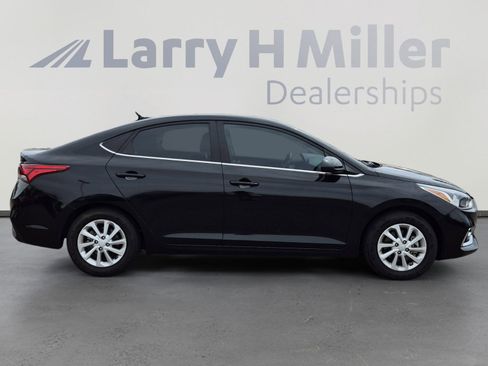 Used 2022 Hyundai Accent SEL w/ Cargo Package FWD image 5