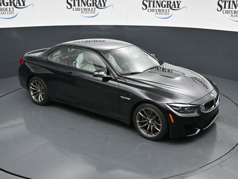 Used 2018 BMW M4 Convertible image 9