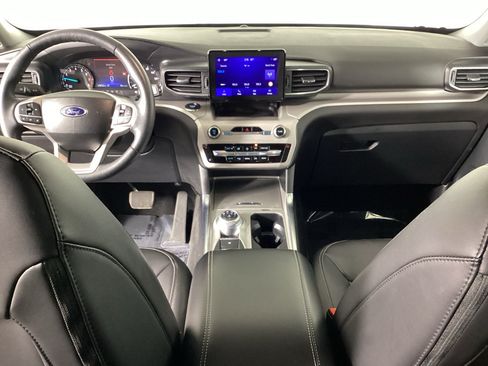 Used 2023 Ford Explorer XLT w/ Equipment Group 202A AWD/4WD image 20