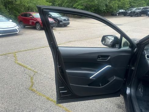 Used 2025 Toyota Corolla Cross LE w/ Moonroof Package AWD/4WD image 24
