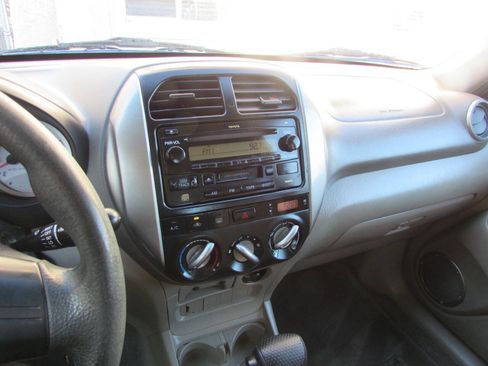 Used 2005 Toyota RAV4 2WD image 12