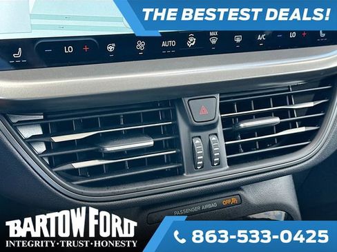 Used 2025 Ford Escape SE image 16