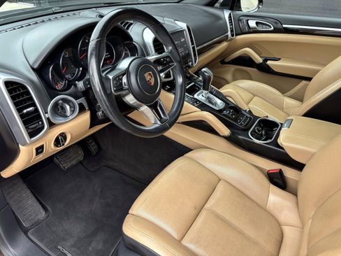 Used 2017 Porsche Cayenne image 17