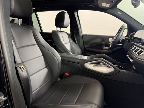 Used 2023 Mercedes-Benz GLS 450 4MATIC image 26