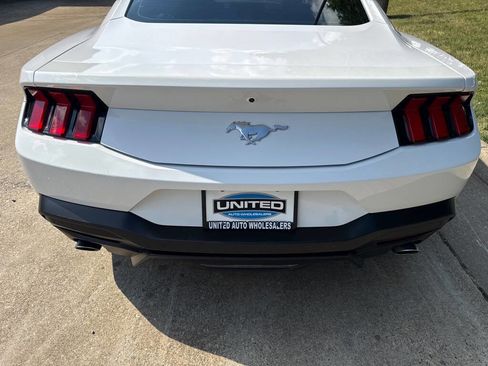 Used 2024 Ford Mustang Coupe RWD image 7