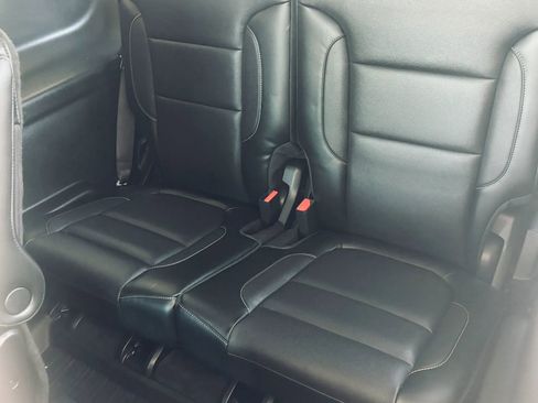 Used 2019 GMC Acadia SLT w/ LPO, Floor Liner Package AWD/4WD image 17