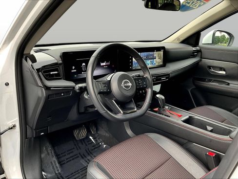 Certified 2025 Nissan Kicks SR AWD/4WD image 20