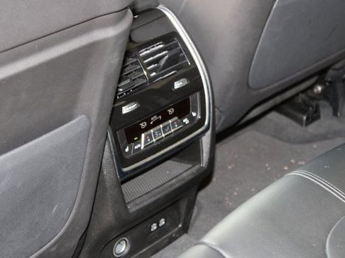 Used 2025 BMW X5 xDrive50e image 19