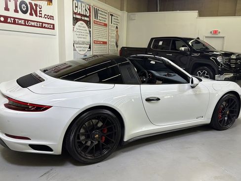 Used 2019 Porsche 911 Targa 4 GTS image 15