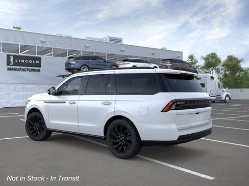 New 2026 Lincoln Navigator Reserve AWD/4WD image 4