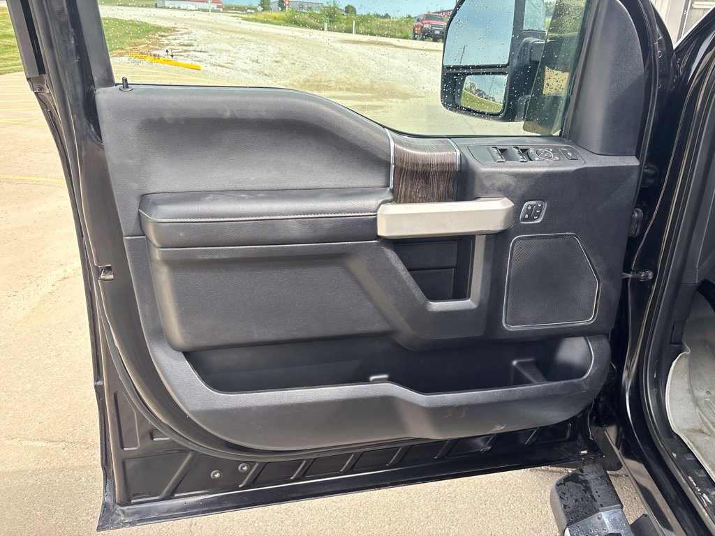 Used 2021 Ford F250 Lariat w/ Chrome Package AWD/4WD image 16