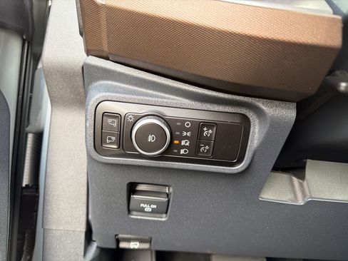 Used 2023 Ford Bronco Outer Banks AWD/4WD image 12