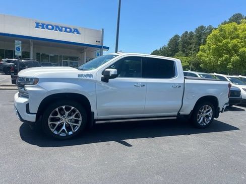 Used 2020 Chevrolet Silverado 1500 High Country w/ Technology Package AWD/4WD image 6