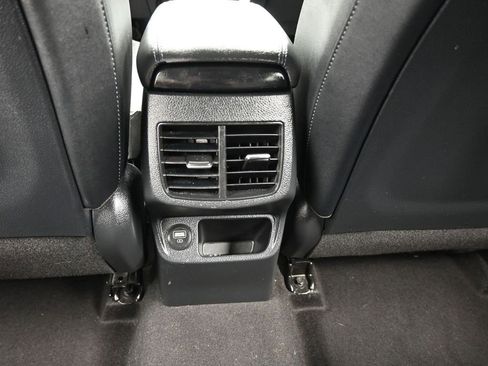 Used 2023 Kia Seltos S image 30