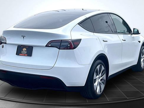 Used 2023 Tesla Model Y Long Range AWD/4WD image 23