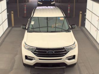 Used 2024 Ford Explorer XLT w/ Equipment Group 202A AWD/4WD image 2