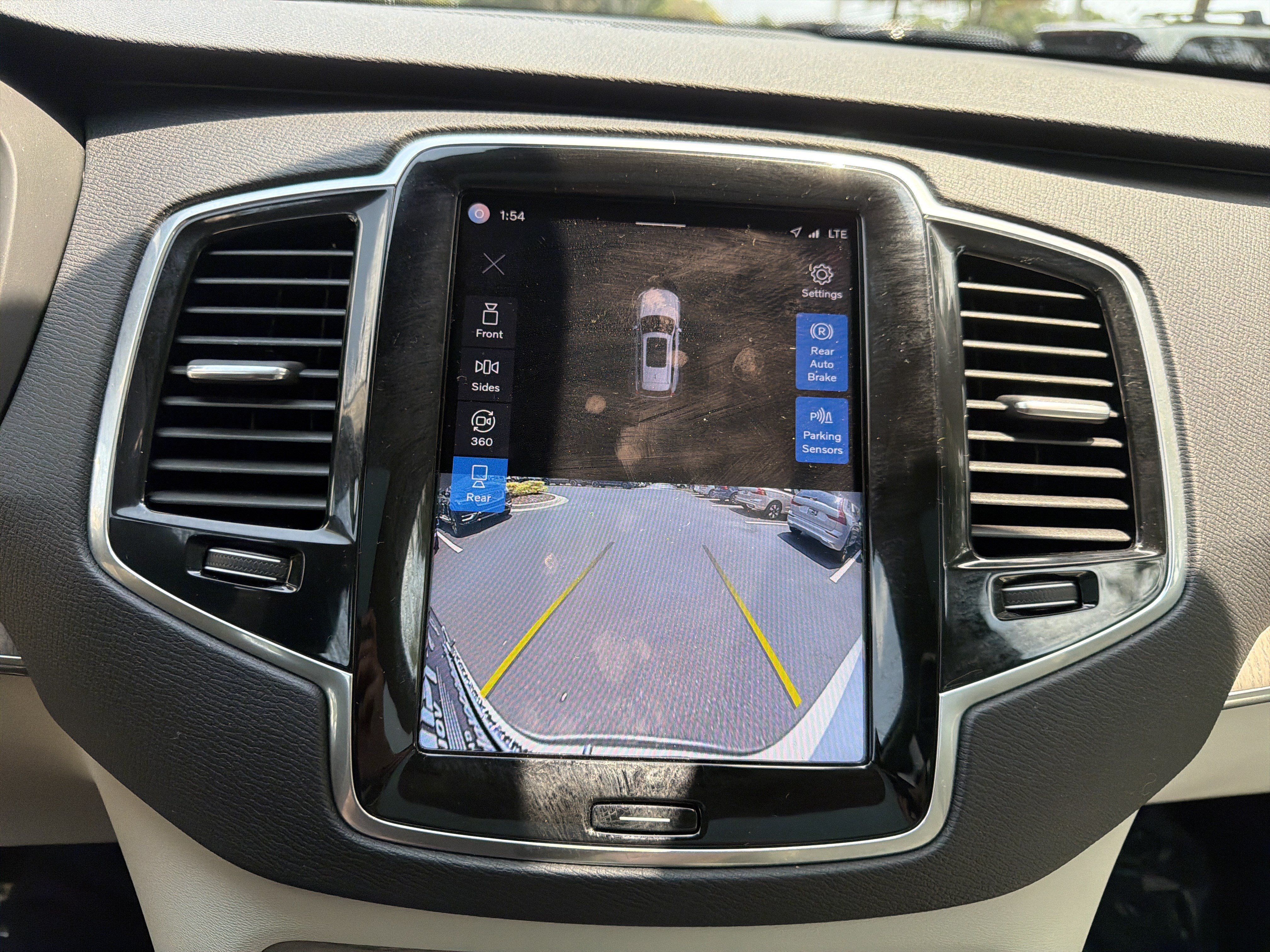 Certified 2023 Volvo XC90 B6 Plus w/ Protection Package Premier AWD/4WD image 25