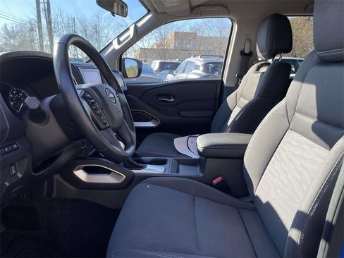 Used 2024 Nissan Frontier SV w/ SV Convenience Package image 15