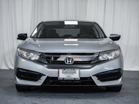 Used 2018 Honda Civic EX image 2