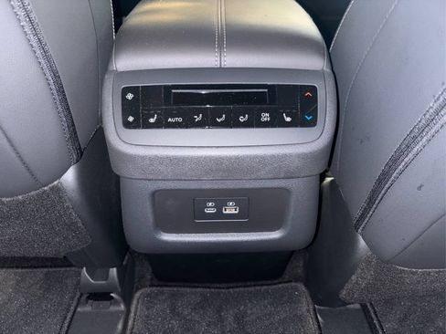 Used 2025 Nissan Pathfinder SL w/ SL Premium Package AWD/4WD image 30