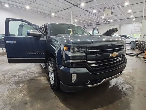 Used 2017 Chevrolet Silverado 1500 LTZ Z71 w/ LTZ Plus Package AWD/4WD image 29