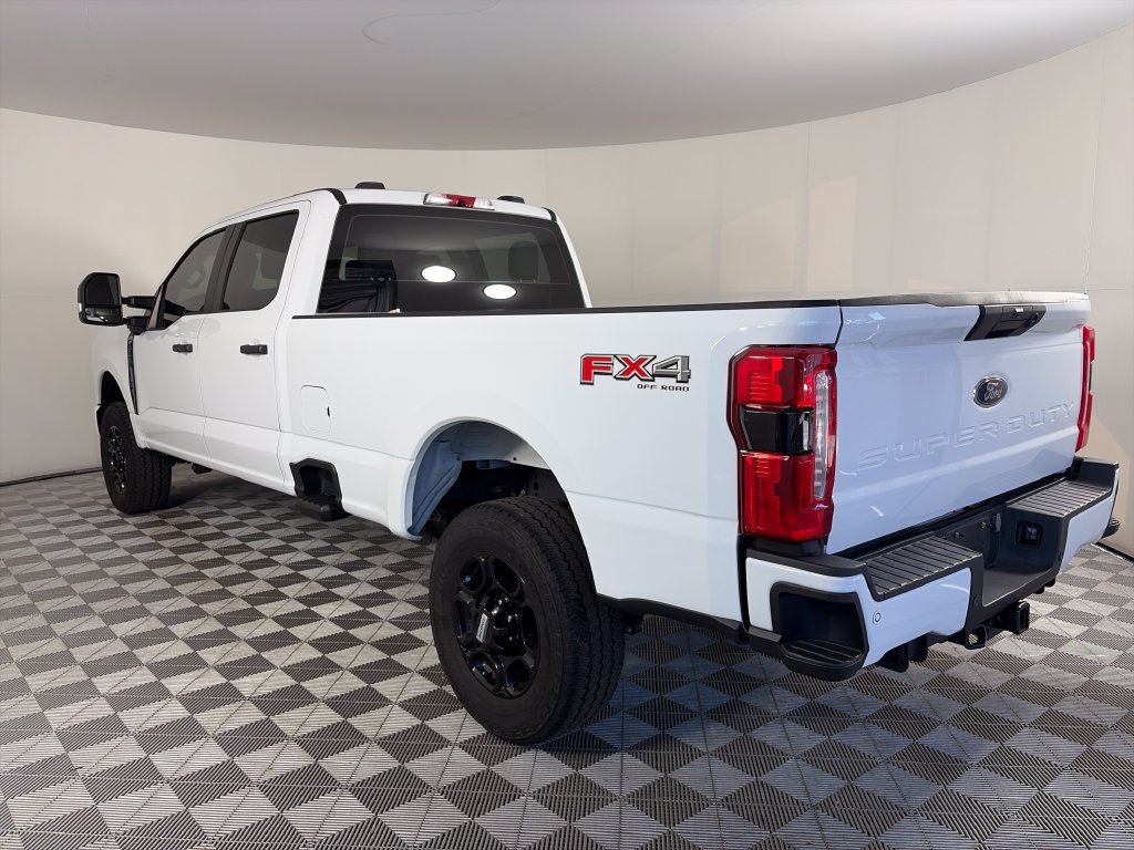 Used 2023 Ford F250 XL w/ STX Appearance Package AWD/4WD image 5