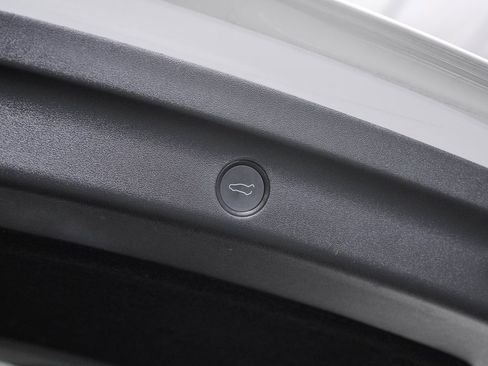 Used 2020 Tesla Model Y Performance image 57