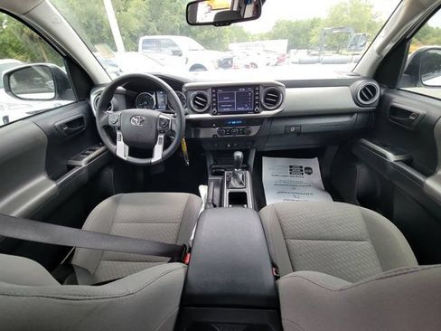 Used 2022 Toyota Tacoma SR5 RWD image 2