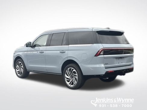 New 2026 Lincoln Navigator Reserve AWD/4WD image 3