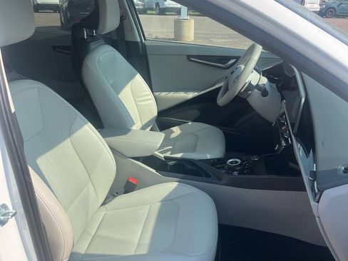 Used 2023 Kia Niro Wind FWD image 6