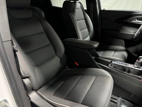 Used 2021 Chevrolet TrailBlazer RS w/ Convenience Package image 9