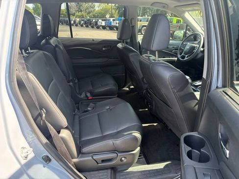 Used 2022 Honda Pilot Touring image 14