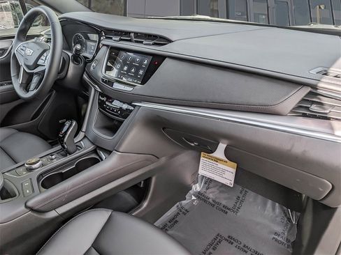 New 2026 Cadillac XT5 Luxury image 20