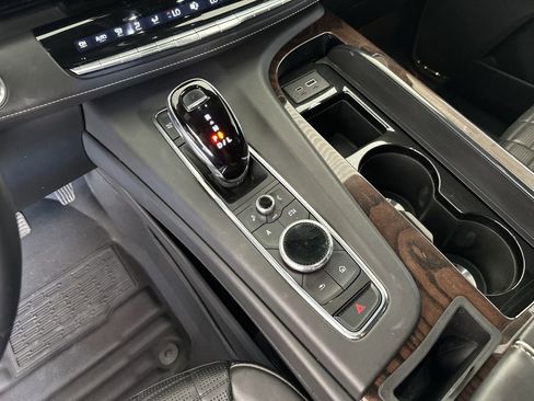Used 2022 Cadillac Escalade ESV Sport Platinum w/ LPO, ONYX Package AWD/4WD image 24
