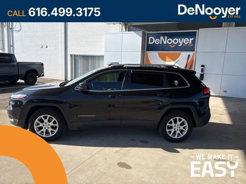 Used 2015 Jeep Cherokee Latitude w/ Cold Weather Group image 1