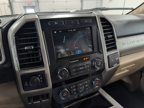 Used 2019 Ford F250 Lariat w/ Lariat Value Package AWD/4WD image 12