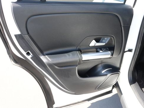 Used 2025 Mercedes-Benz GLA 250 image 13