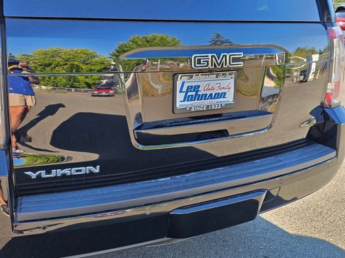 Used 2018 GMC Yukon SLT AWD/4WD image 29