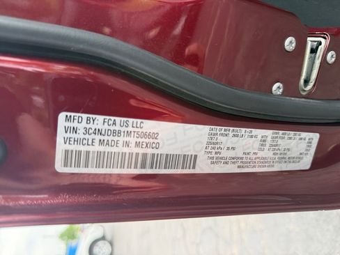 Used 2021 Jeep Compass Latitude w/ Sun and Sound Group AWD/4WD image 26