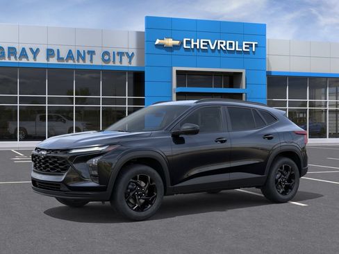 New 2026 Chevrolet Trax LT w/ Driver Confidence Package FWD image 2